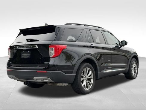 Used 2020 Ford Explorer XLT w/ Equipment Group 202A AWD/4WD image 8