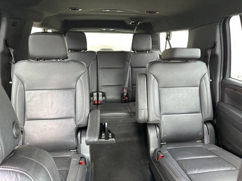 Used 2021 Chevrolet Suburban Z71 image 4