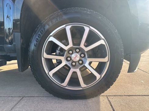 Used 2021 GMC Canyon Denali image 29