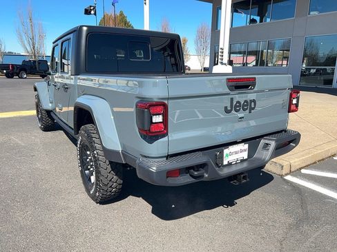 New 2026 Jeep Gladiator Sport AWD/4WD image 11