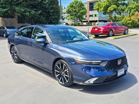 Used 2024 Honda Accord Touring image 11