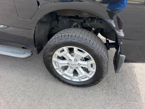 Used 2017 Nissan Titan SL AWD/4WD image 8