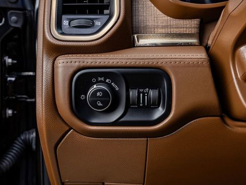 Used 2024 RAM 2500 Limited w/ Safety Group image 22