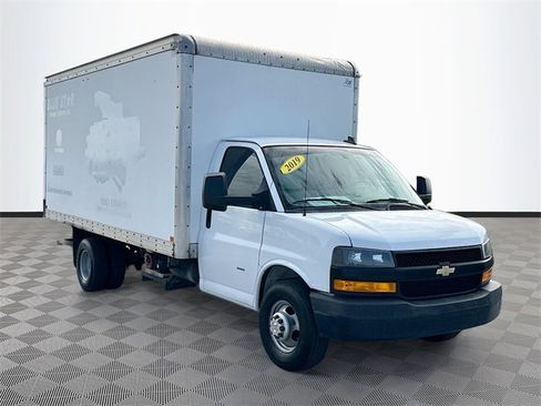 Used 2019 Chevrolet Express 3500 Extended w/ Power Convenience Package image 3