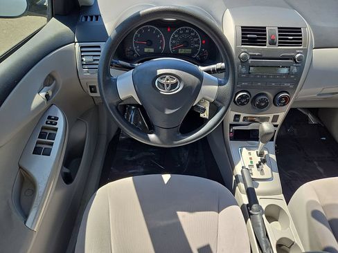 Used 2011 Toyota Corolla LE FWD image 16