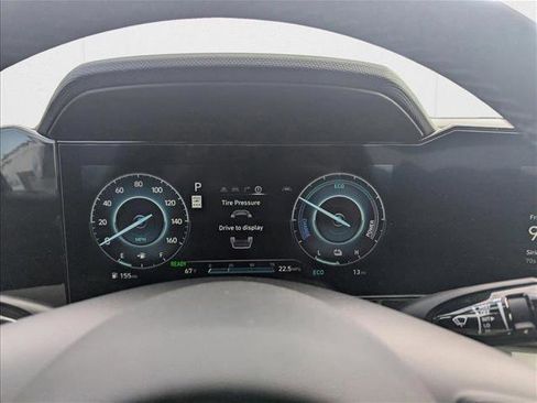 New 2025 Hyundai Elantra Limited image 12