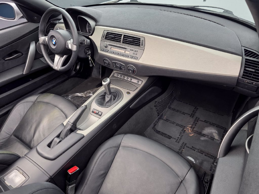 Used 2004 BMW Z4 3.0i RWD image 29