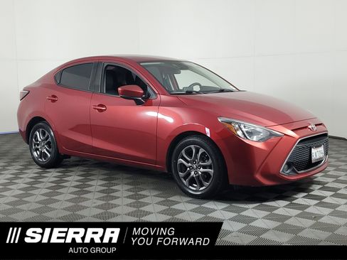 Used 2019 Toyota Yaris LE image 1