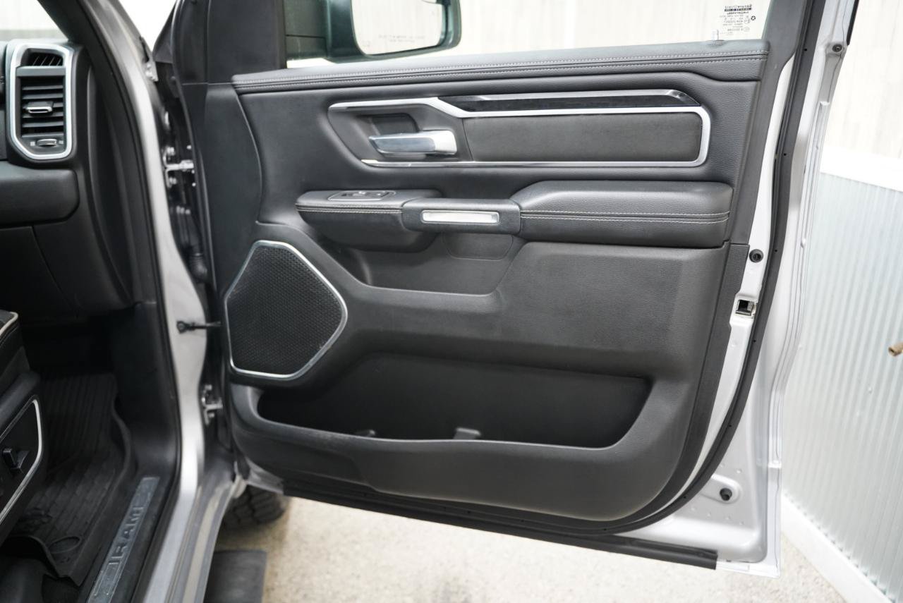 Used 2020 RAM 1500 Laramie w/ Sport Appearance Package AWD/4WD image 30