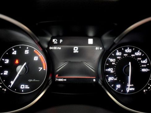 Used 2022 Alfa Romeo Stelvio Veloce AWD/4WD image 14