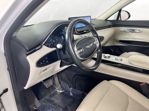 Used 2023 Genesis GV70 2.5T image 9