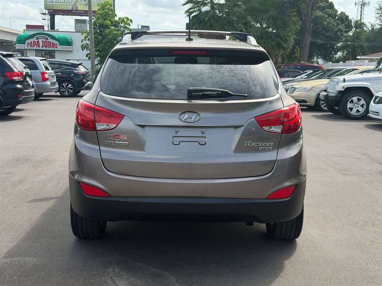 Used 2013 Hyundai Tucson Limited FWD image 11