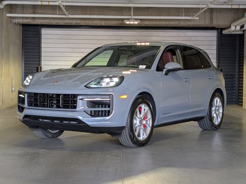 New 2026 Porsche Cayenne S image 1