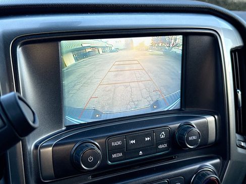 Used 2018 Chevrolet Silverado 1500 LT w/ LT Eassist Package image 14