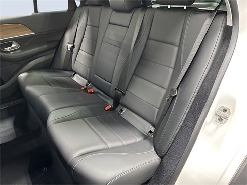 Used 2025 Mercedes-Benz GLE 350 4MATIC image 29