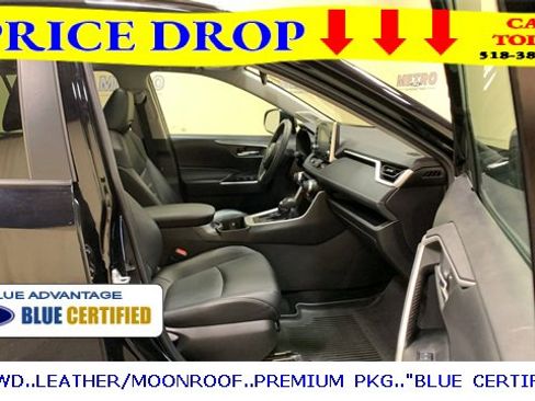 Used 2022 Toyota RAV4 XLE Premium image 12