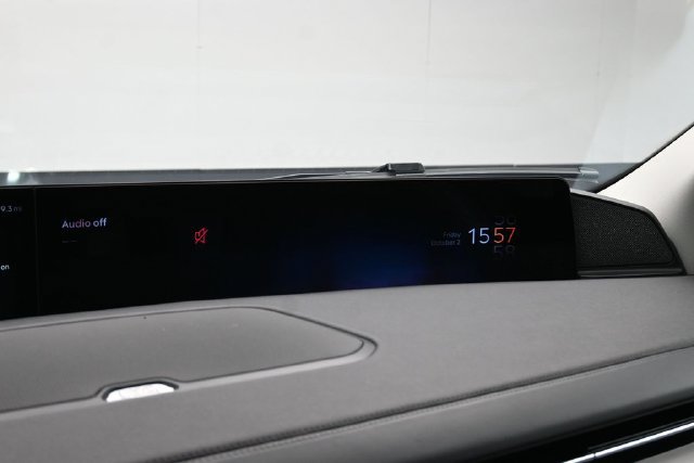Certified 2025 Lincoln Navigator Reserve AWD/4WD image 17