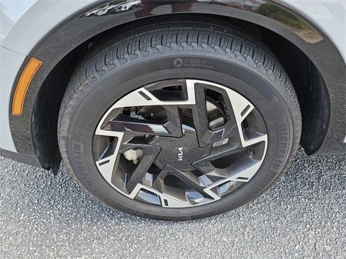 Used 2023 Kia Sportage SX image 19