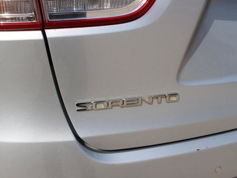 Used 2016 Kia Sorento LX w/ LX Convenience Package FWD image 43