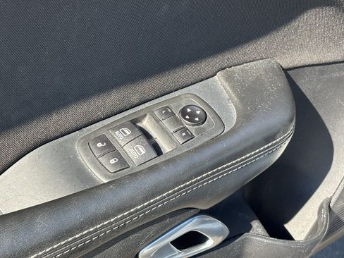 Used 2020 Dodge Challenger SXT RWD image 15