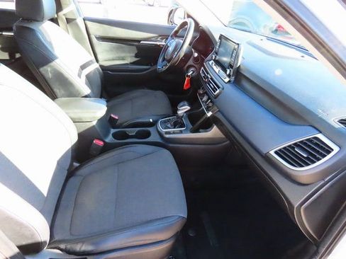 Used 2021 Kia Seltos S image 11