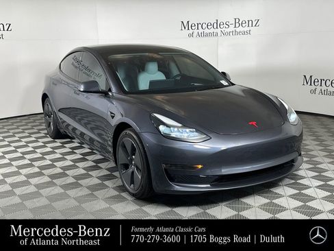 Used 2023 Tesla Model 3 Standard Range image 1