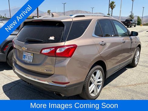 Used 2018 Chevrolet Equinox Premier FWD image 3
