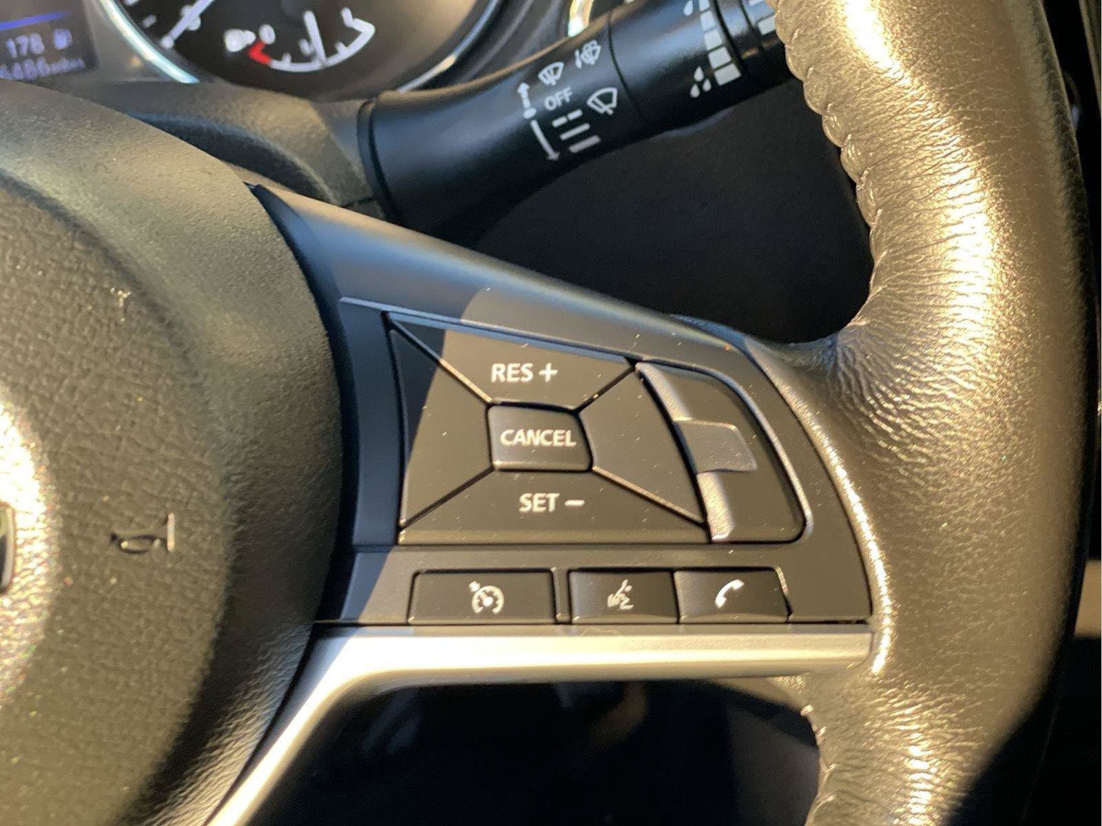 Used 2018 Nissan Rogue SV AWD/4WD image 31