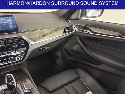 Used 2019 BMW 540i xDrive w/ M Sport Package image 18