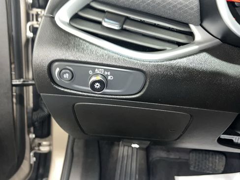 Used 2023 Chevrolet Malibu LT image 16