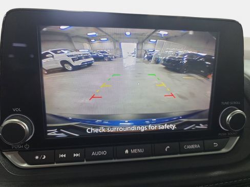 Used 2023 Nissan Rogue S image 22