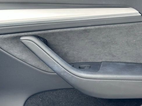 Used 2023 Tesla Model Y Long Range image 17