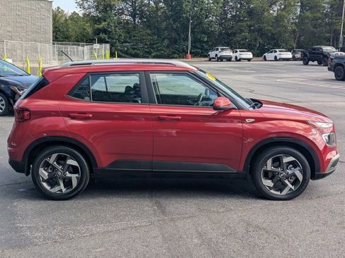 Used 2023 Hyundai Venue SEL image 8