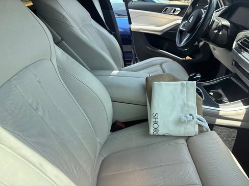 Used 2022 BMW X5 xDrive40i w/ M Sport Package AWD/4WD image 8