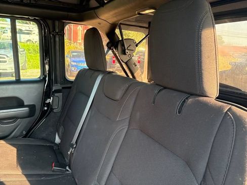 Used 2023 Jeep Wrangler Unlimited Sport AWD/4WD image 10