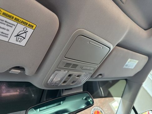 Used 2016 Honda Pilot Touring image 7