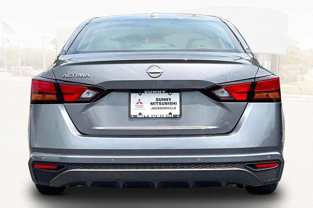 Used 2025 Nissan Altima 2.5 SV FWD image 5