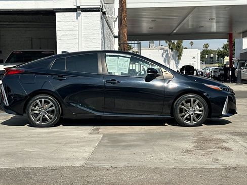 Used 2021 Toyota Prius Prime XLE w/ Carpet Mat Package (TMS) image 3