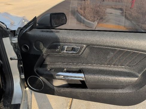 Used 2019 Ford Mustang GT Premium image 11