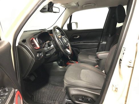 Used 2016 Jeep Renegade Trailhawk image 10