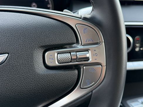 Used 2025 Genesis GV70 2.5T image 13