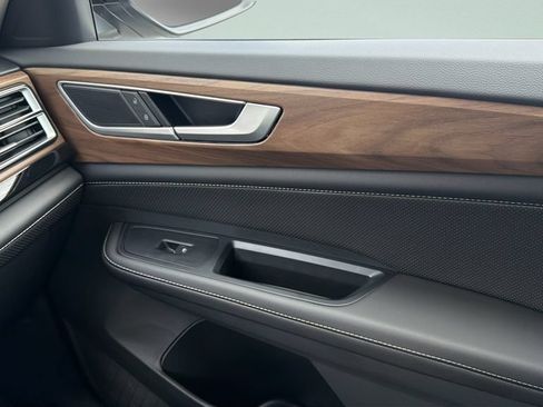 New 2026 Volkswagen Atlas SE FWD image 13