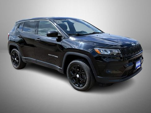 Used 2024 Jeep Compass Sport AWD/4WD image 3
