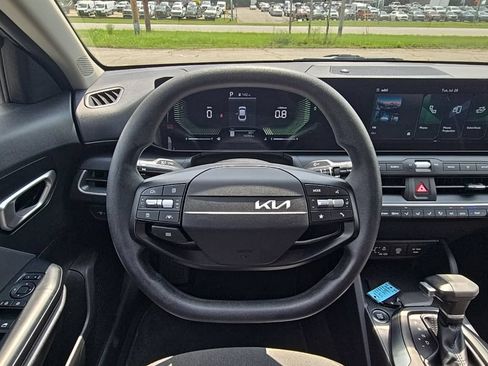 Used 2025 Kia K4 FWD image 4