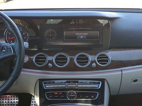 Used 2017 Mercedes-Benz E 300 4MATIC image 17