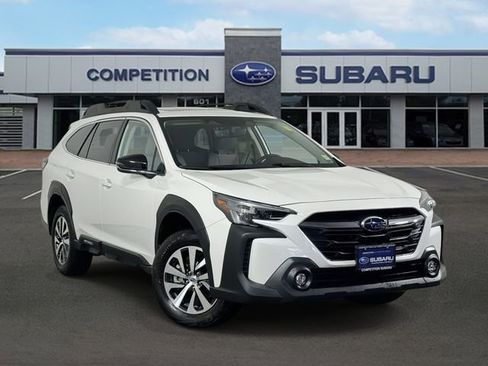 Used 2025 Subaru Outback Premium image 1