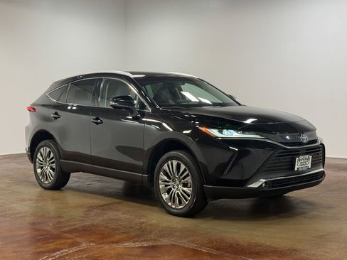 Used 2023 Toyota Venza XLE AWD/4WD image 22