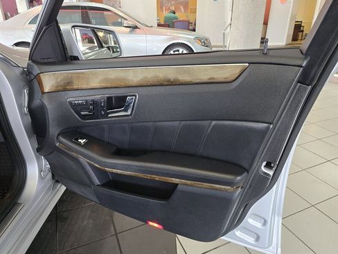 Used 2011 Mercedes-Benz E 350 4MATIC Wagon image 13