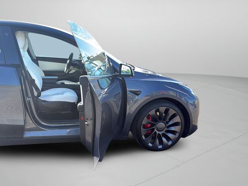 Used 2021 Tesla Model Y Performance AWD/4WD image 23
