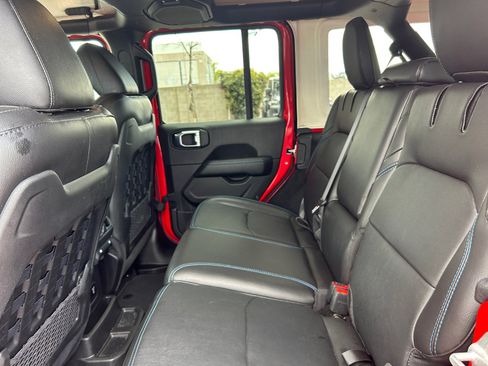 Used 2023 Jeep Wrangler Unlimited Rubicon 4xe AWD/4WD image 17